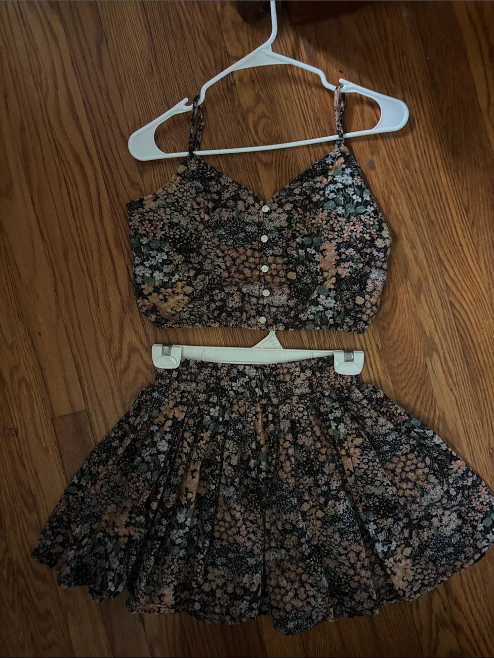 American Eagle Outfitters Black Floral Button-Front Crop Top